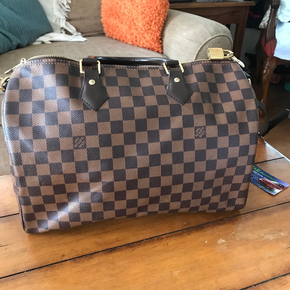 Louie Vuitton authentic